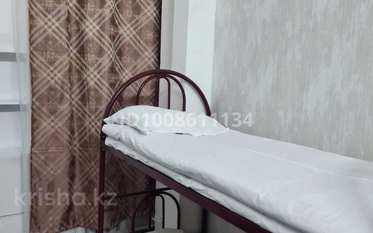 8 комнат · 30 м² · 1/5 этаж, Гагарина 33 — Толе би за 35 000 ₸ в Алматы, Алмалинский р-н — фото 2