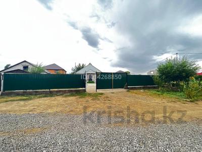 Отдельный дом · 5 комнат · 160 м² · 9 сот., Учитель 76 — Дом расположен за рестораном Акку (Санкибай батыр) за 37 млн ₸ в Актобе