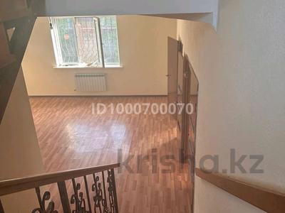 Отдельный дом · 9 комнат · 200 м², Или 13 — Гейтсит за 450 000 〒 в Коянкусе