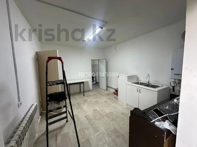 Аренда домов или дач в Алматинской обл.: Отдельный дом · 3 комнаты · 60 м², Макатаева 2 26 за 300 000 〒 Отдельный дом · 3 комнаты · 60 м², Макатаева 2 26 за 300 000 〒 в