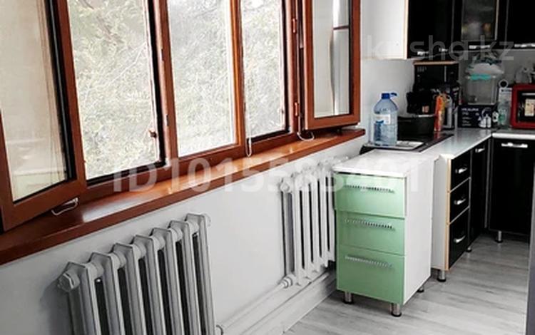 3-бөлмелі пәтер · 70 м² · 2/5 қабат, АҚМЕШІТ 20 — САМАЛ БАЛА БАҚШАСЫНА ҚАРАМА ҚАРСЫ ., бағасы: 17 млн ₸ в  — фото 2