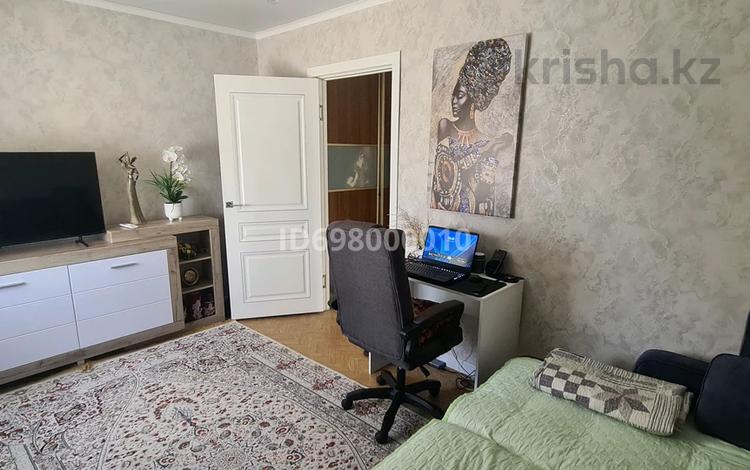 3-комнатная квартира, 81 м², 1/5 этаж, 13-й мкр 16 за 32 млн 〒 в Актау, 13-й мкр — фото 2