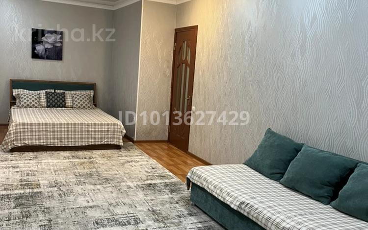 1-комнатная квартира · 50 м² · 1/5 этаж, Абая 153 — Абая Ташкентская за 10 000 ₸ в Таразе — фото 2