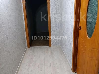 4-комнатная квартира · 61.3 м² · 5/5 этаж, Майкудук, Майкудук, 15й микрорайон 26 за 11.5 млн ₸ в Караганде, Алихана Бокейханова р-н