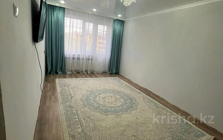 3-комнатная квартира · 62.5 м² · 5/5 этаж, Строитель за 22 млн 〒 в Уральске — фото 2