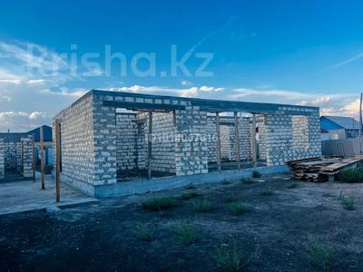 Отдельный дом · 4 комнаты · 160 м² · 10 сот., мкр Аксай, Дальный 24 за 14 млн ₸ в Атырау