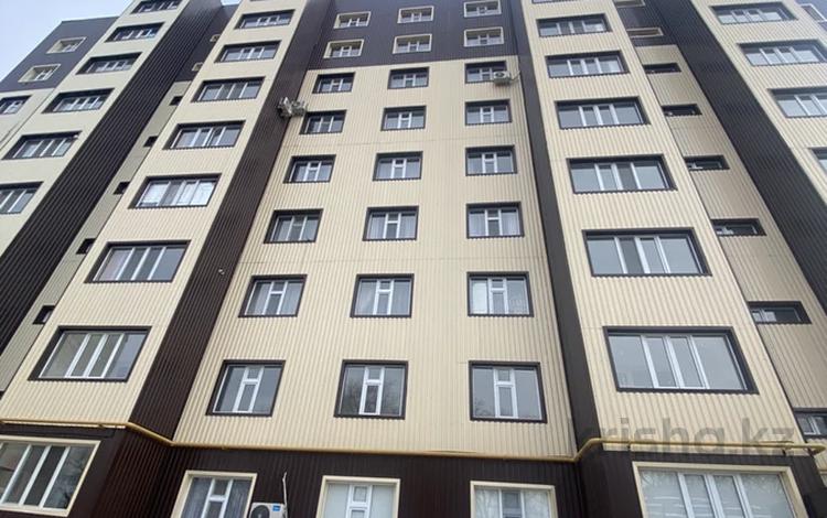 3-комнатная квартира, 77 м², 6/7 этаж помесячно, Калаур Акима 2 за 200 000 〒 в Таразе — фото 2