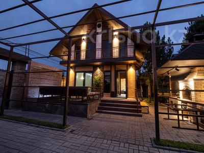 Дом · 6 комнат · 260 м², Тауелсиздик 13 за 150 000 〒 в Алматы, Наурызбайский р-н