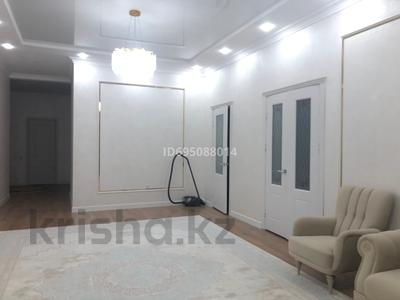 Отдельный дом · 6 комнат · 300 м² · 10 сот., мкр Томарлы, Мажин Мусин 19 за 55 млн 〒 в Атырау