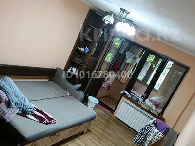 3-комнатная квартира · 60 м² · 1/5 этаж, мкр Аксай-2 69 — Школа 121 за 450 000 ₸ в Алматы, Ауэзовский р-н