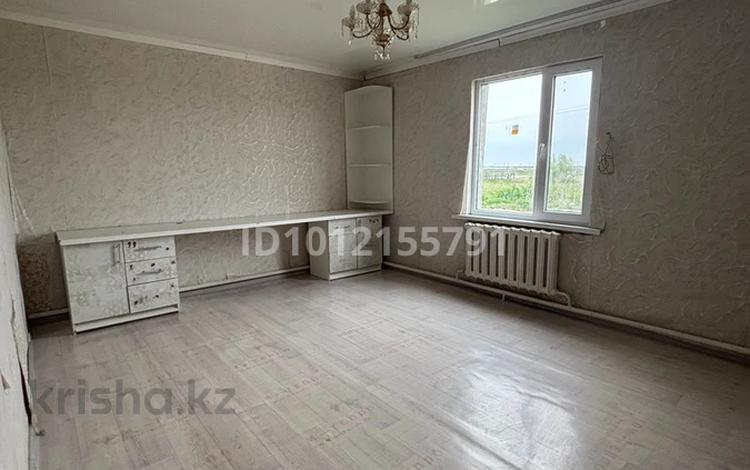 Отдельный дом · 3 комнаты · 60 м² · 5 сот., мкр. Зачаганск пгт, Жетісу 109 за 110 000 ₸ в Уральске — фото 2