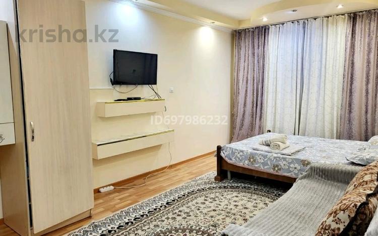 1-комнатная квартира · 35 м² · 1/4 этаж, Бейбітшілік 4А — ТЦ"Shymkent Plaza"."Арбат" за 15 000 ₸ в Шымкенте, Аль-Фарабийский р-н — фото 2