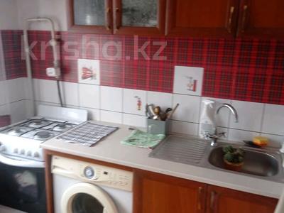 2-комнатная квартира · 42 м² · 5/5 этаж, Бауржана Момышулы 11 — Угол улицы Айткеша Ибраева за 17 млн 〒 в Семее