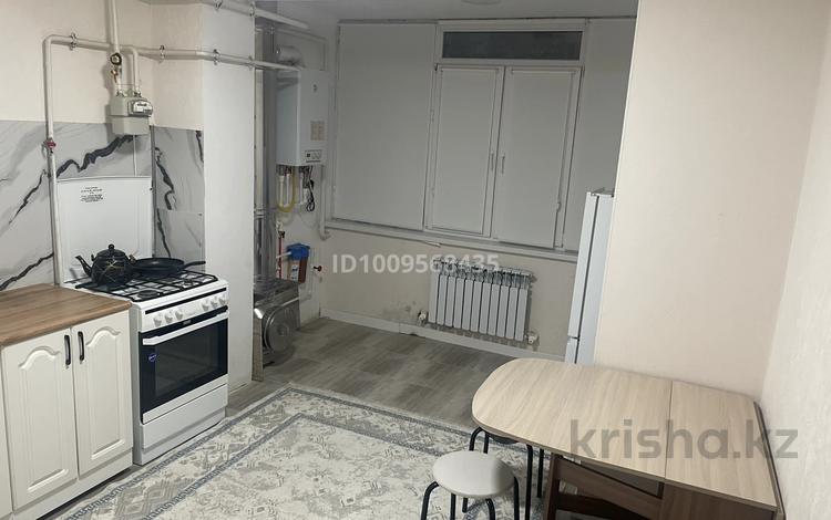 1-комнатная квартира · 40 м² · 1/5 этаж, мкр. Алтын орда, Корпус 1 49Р за 15 млн 〒 в Актобе — фото 2