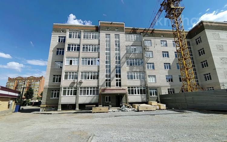 2-бөлмелі пәтер · 72 м² · 5/5 қабат, Алтын орда ш/а., Санкибай батыра 38б, бағасы: 19.5 млн ₸ в Актобе, мкр. Алтын орда — фото 2