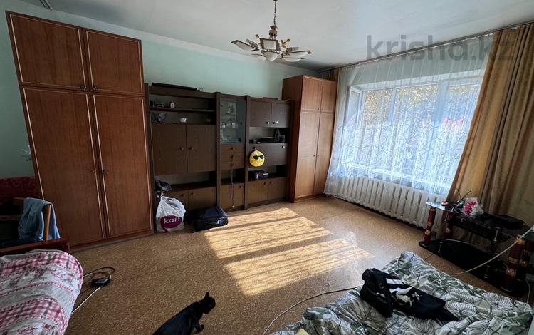 1-комнатная квартира · 38 м² · 1/3 этаж, Дунентаева 2з — Жулдыз-2