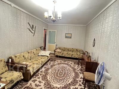 2-бөлмелі пәтер · 54 м² · 3/5 қабат, 11-й микрорайон, 11-й микрорайон 219 а — Шокана Уалеханова, бағасы: 19.8 млн ₸ в Шымкенте, Енбекшинский р-н