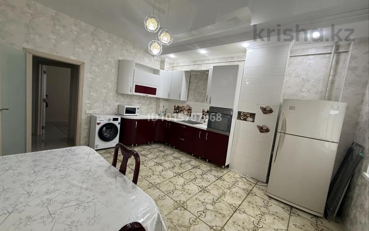 2-комнатная квартира · 82 м² · 6/11 этаж, 16-й мкр , 16-ш/а. 55 за 250 000 ₸ в Актау — фото 2