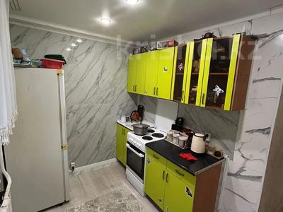 2-бөлмелі пәтер · 40 м² · 1/5 қабат, Ауэзова 59, бағасы: 10.2 млн ₸ в Аксу