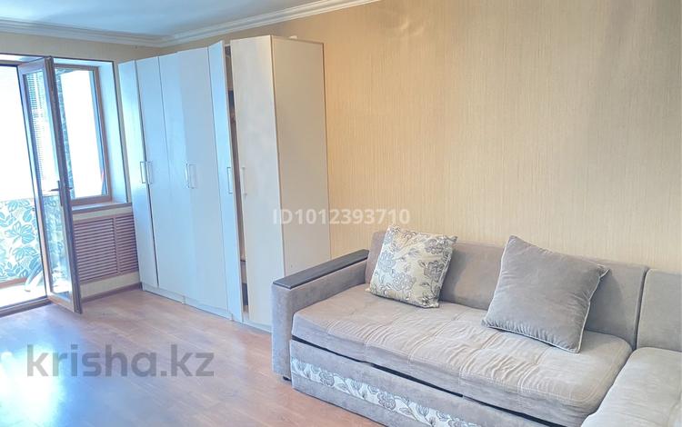 1-бөлмелі пәтер · 33 м² · 4/5 қабат, 17-й мкр. 7, бағасы: 15.3 млн ₸ в Шымкенте, Енбекшинский р-н — фото 2