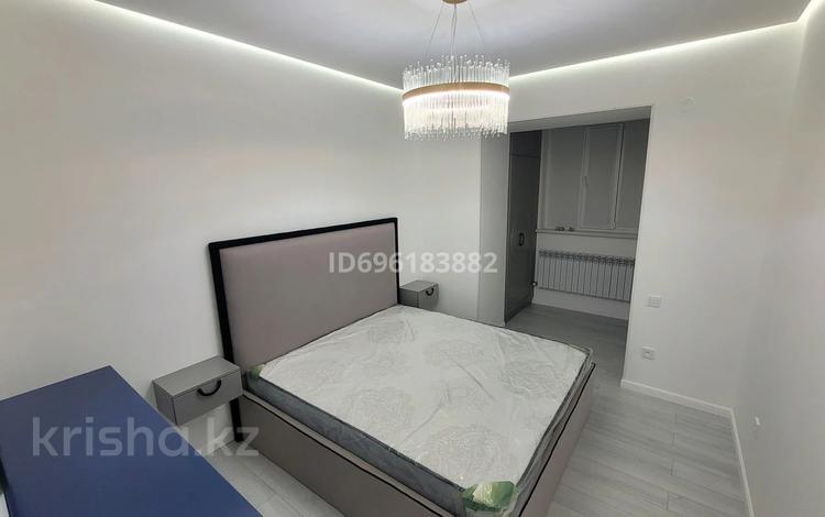 3-комнатная квартира, 82 м², 1/5 этаж помесячно, проспект Тауелсиздик 12