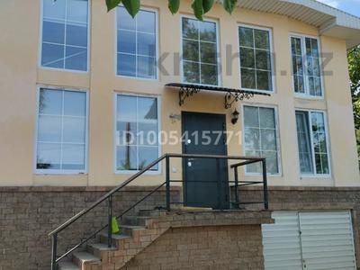 Дом · 4 комнаты · 160 м², Облгосбанк 24 — Байгазиева за 50 000 〒 в Каскелене