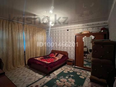 Жеке үй · 3 бөлме · 65 м² · 10 жүзд., Молодогвардейская, бағасы: 16.5 млн ₸ в Семее