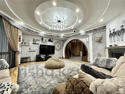 Часть дома · 9 комнат · 367 м² · 6 сот., мкр Михайловка , Крылова за 140 млн 〒 в Караганде, Казыбек би р-н
