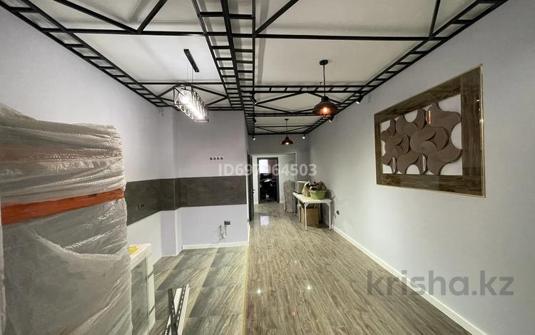 2-бөлмелі пәтер · 57 м² · 3/5 қабат, 19-й мкр 121/1, бағасы: 26 млн ₸ в Актау — фото 2