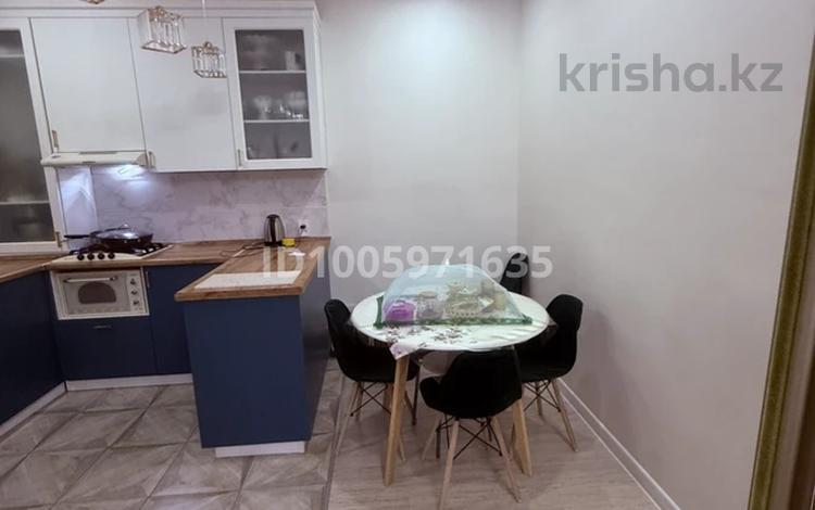 2-бөлмелі пәтер · 70 м² · 9/10 қабат, мкр. Алтын орда, Мустафы Шокая 2 a, бағасы: 30 млн 〒 в Актобе — фото 2