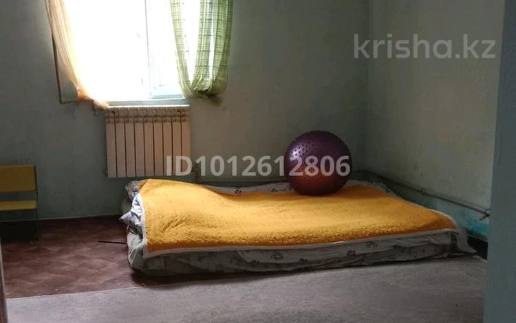 Отдельный дом · 3 комнаты · 100 м² · 8 сот., Кездеме 65 Г — Район старого автовокзала за 18 млн ₸ в Шымкенте, Аль-Фарабийский р-н — фото 2