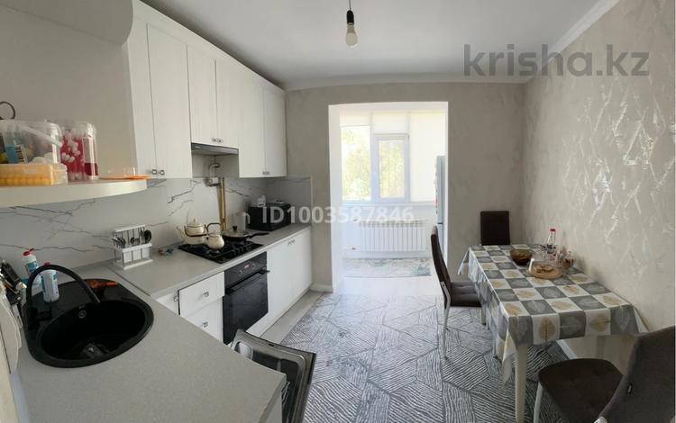 3-бөлмелі пәтер · 75 м² · 2/5 қабат, 2 ш/а. — 101 стр бригада, бағасы: 25 млн ₸ в Актобе, мкр 8 — фото 2
