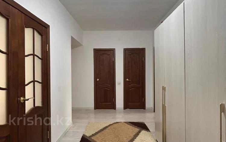 2-бөлмелі пәтер · 68.7 м² · 8/9 қабат, Нұр Ақтөбе, Нур Актобе 4 микрорайон, бағасы: 18.5 млн ₸ — фото 2