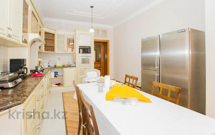 5-комнатная квартира · 320 м² · 5/6 этаж, Достык 290 за 1 млн ₸ в Алматы, Медеуский р-н — фото 2