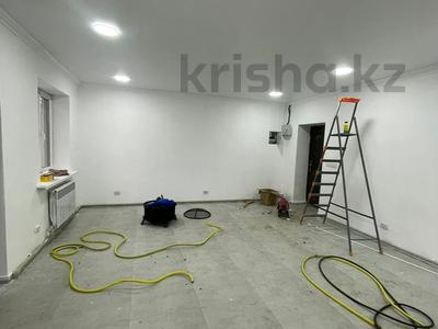 Офисы, магазины и бутики, общепит, салоны красоты, медцентры и аптеки, образование, конференц-залы · 52 м² за 200 000 ₸ в Атырау