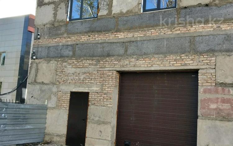 Свободное назначение, офисы, склады · 288 м² за 880 000 ₸ в Караганде, Казыбек би р-н — фото 2