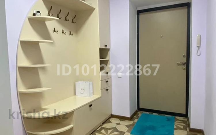 2-бөлмелі пәтер · 83.4 м² · 5/5 қабат, мкр Кадыра Мырза-Али 175 — Абулхайрхана, бағасы: 32 млн ₸ в Уральске — фото 2