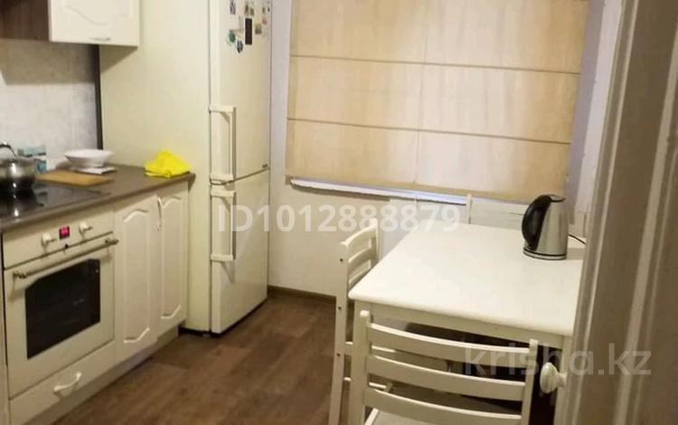 1-бөлмелі пәтер · 38 м² · 6/9 қабат, Славского 54 — Рынок на Стрелке , школа номер 17, бағасы: 150 000 ₸ в Усть-Каменогорске, Ульбинский — фото 2
