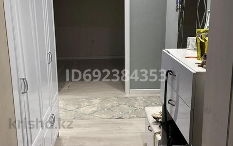 3-бөлмелі пәтер · 80 м², мкр. Алтын орда 5Д — Напротив бани Арасан, бағасы: 35 млн 〒 в Актобе — фото 2