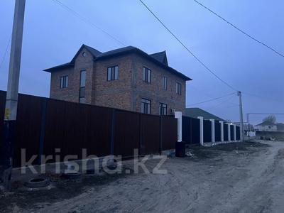 Отдельный дом · 6 комнат · 354.3 м² · 10 сот., Проспект Аблайхана — Тамды за 99.6 млн ₸ в Каскелене