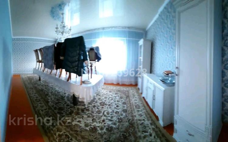 Отдельный дом • 11 комнат • 126 м² • 10 сот., Турара Жайымбаева 3 за 20 млн 〒 в Таразе — фото 2