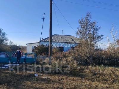 Үйдің бір бөлігі · 4 бөлме · 61 м² · 24 сот., Тәуелсіздік 2/2 — Павлодар, аксу, село Еңбек, село Мамайта омарова, бағасы: 3 млн ₸ в Аксу