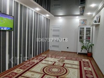 2-комнатная квартира, 62.5 м², 1/9 этаж, пгт Балыкши, Ахмедияров 23 за 24.5 млн 〒 в Атырау, пгт Балыкши