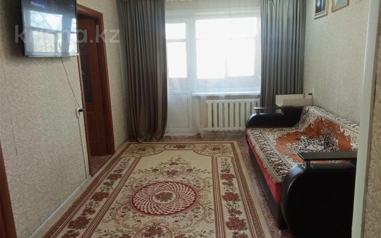 3-комнатная квартира · 48 м² · 5/5 этаж, Майкудук, 16й микрорайон за 10 млн ₸ в Караганде, Алихана Бокейханова р-н — фото 2