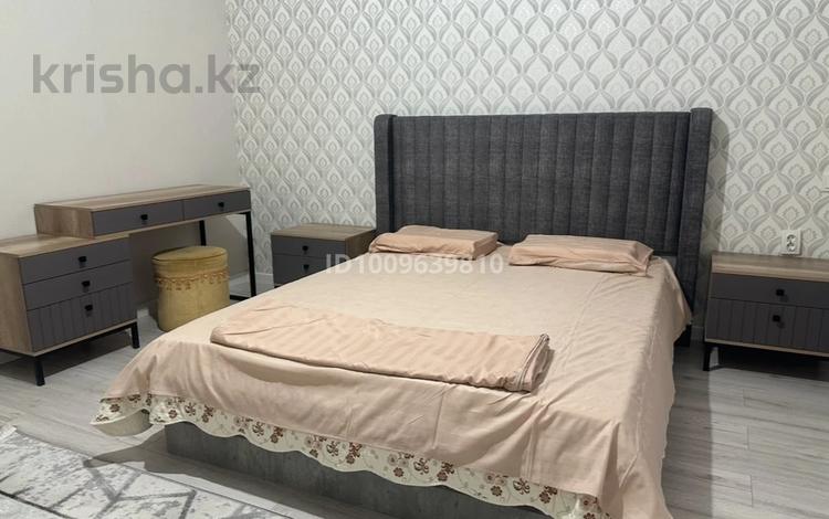 4-бөлмелі пәтер · 110 м² · 3/3 қабат, мкр Самал, Адгам Каримова 117/2 — Аэропорта, бағасы: 41 млн ₸ в Атырау — фото 2