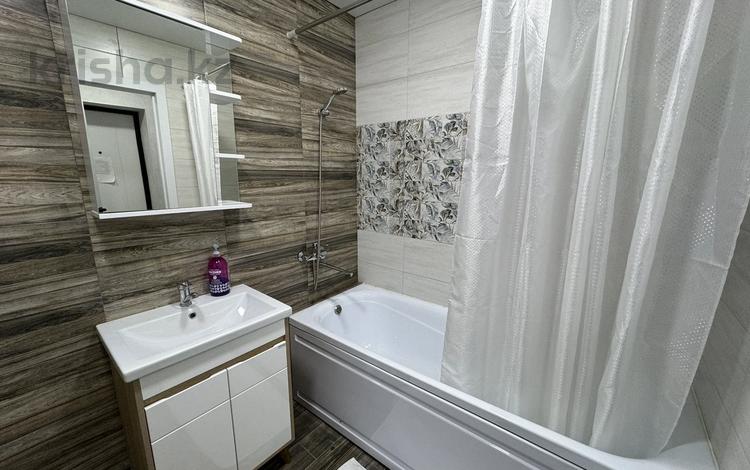 2-комнатная квартира · 45 м² · 3/5 этаж, мкр Михайловка , Касыма Аманжолова 17 — Крылова/Сакена Сейфуллина/Охотская за 10 000 〒 в Караганде, Казыбек би р-н — фото 2