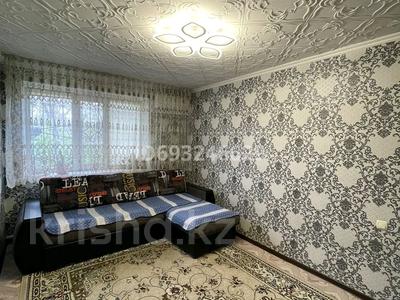 3-комнатная квартира, 60 м², 1/2 этаж, Абылайхан 241 — Возле мечети за 12 млн 〒 в Талдыкоргане