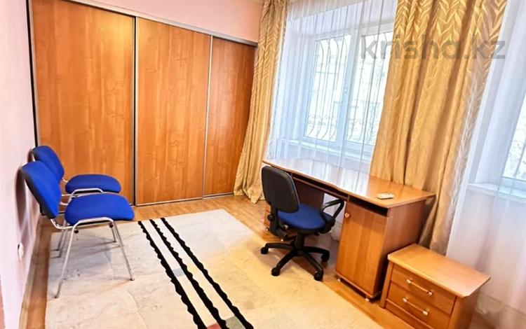 3-комнатная квартира · 98 м² · 3 этаж, мкр Мамыр-1, Мамыр 2 11 за 65 млн ₸ в Алматы, Ауэзовский р-н — фото 2