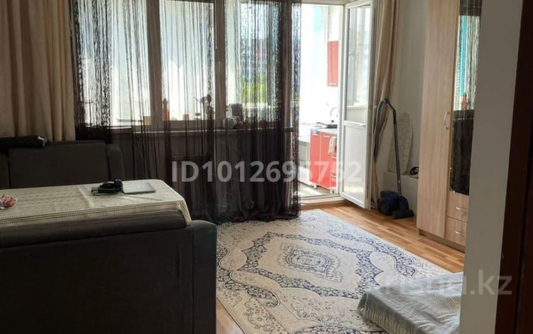 1-комнатная квартира · 35 м² · 8/10 этаж, мкр Аксай-4 55/1 за 200 000 ₸ в Алматы, Ауэзовский р-н — фото 2