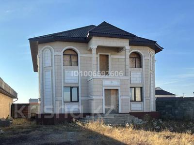 Отдельный дом · 8 комнат · 255 м² · 10 сот., мкр Уркер, Е 614 1 — Возле государственного детского садика Еңлік за 98 млн 〒 в Астане, Нура р-н